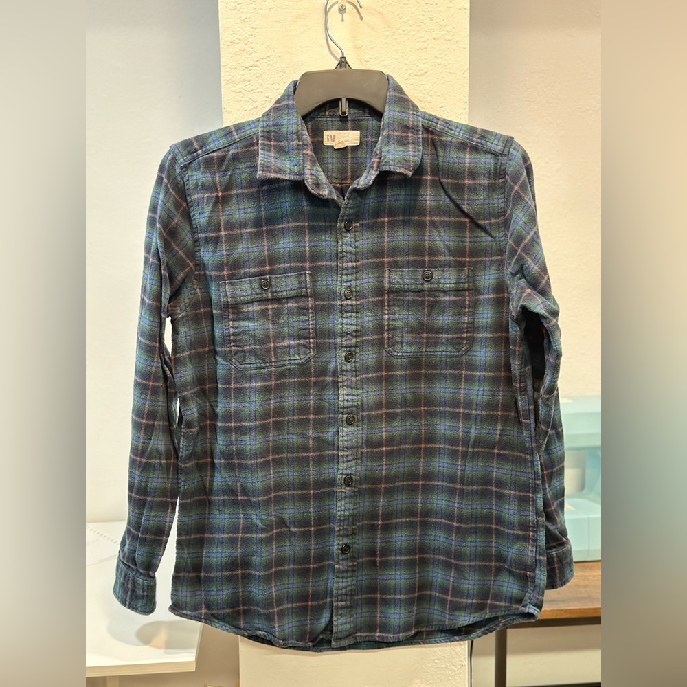 Gap men long sleeve shirt, casual medium size